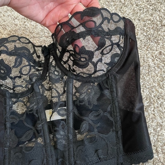 Vintage Victoria’s Secret Black Lace Bustier Corset 34B gold label small petit - Picture 3 of 11